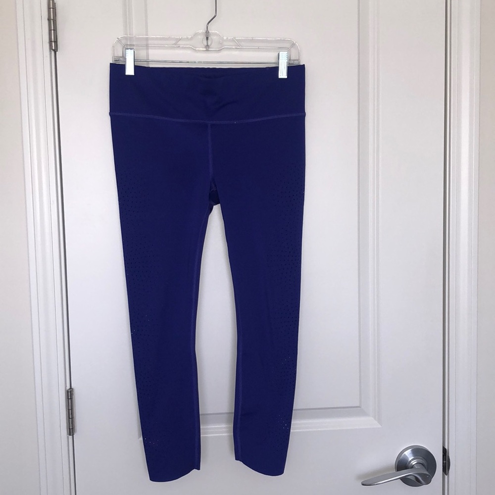Athleta purple Ultimate 7/8 leggings size small